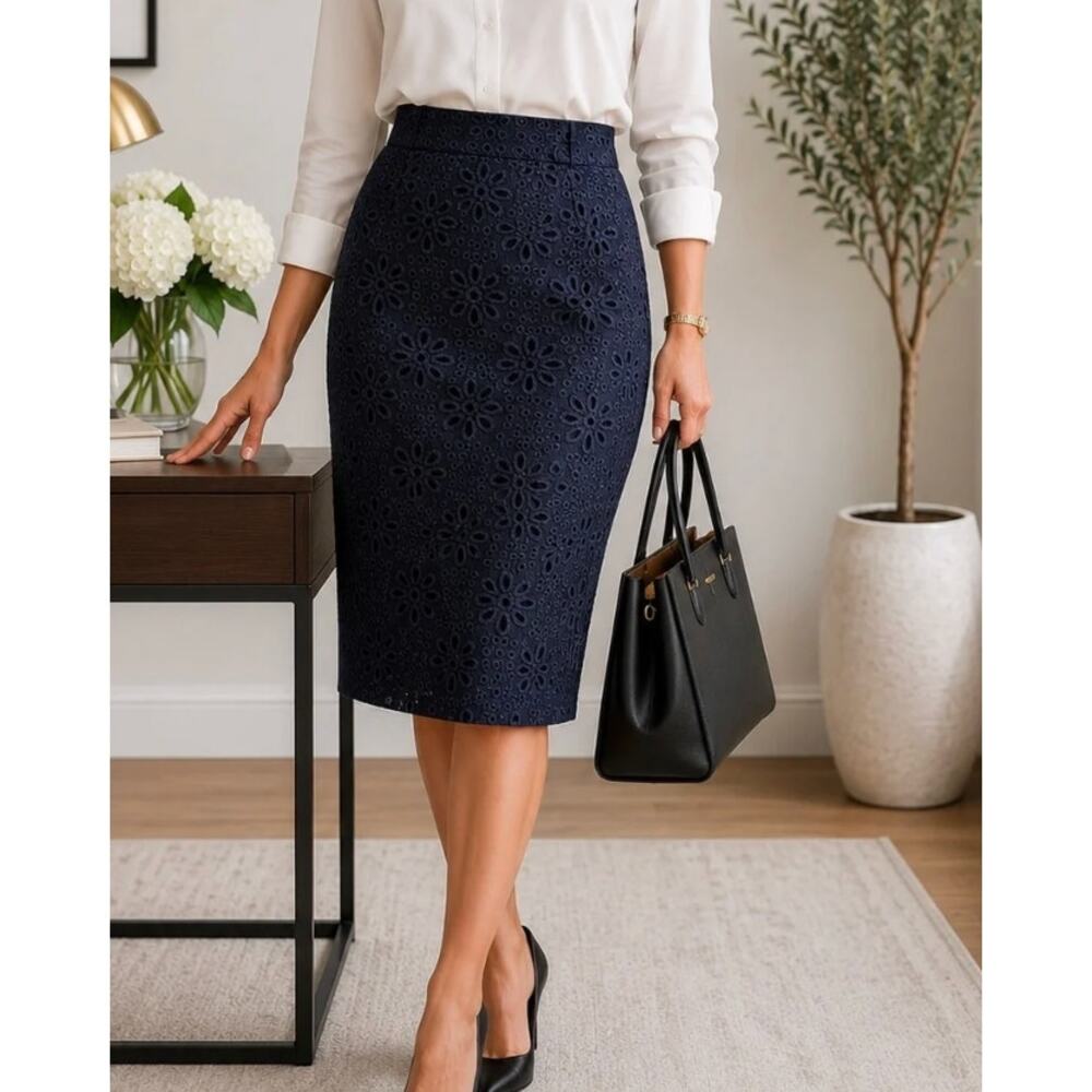 J.Crew Size 4 Navy Floral Lace Pencil Skirt Lined Classic Knee Length